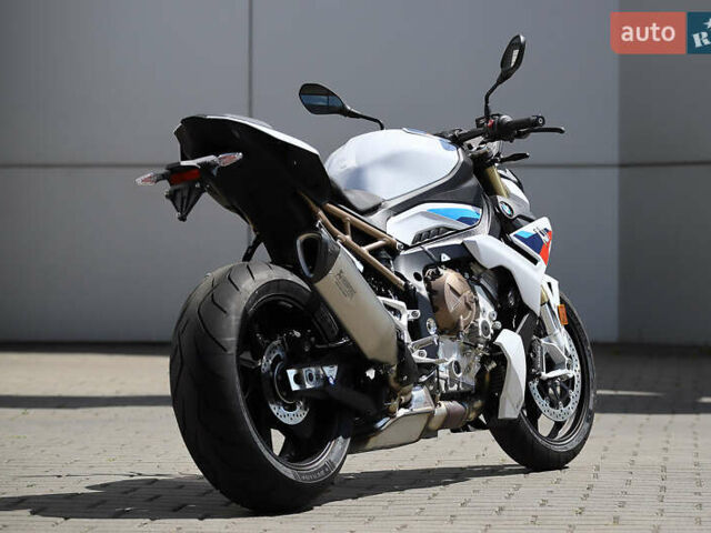 Белый БМВ S 1000R, объемом двигателя 1 л и пробегом 1 тыс. км за 25500 $, фото 6 на Automoto.ua