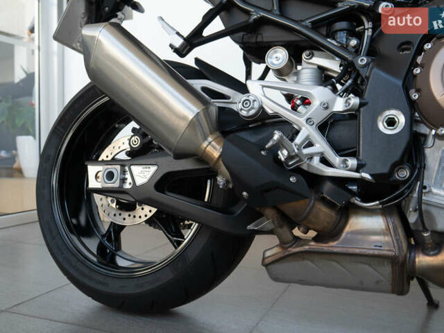 Черный БМВ S 1000R, объемом двигателя 1 л и пробегом 4 тыс. км за 19200 $, фото 6 на Automoto.ua
