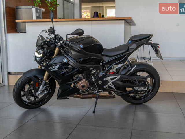 Черный БМВ S 1000R, объемом двигателя 1 л и пробегом 4 тыс. км за 19200 $, фото 2 на Automoto.ua