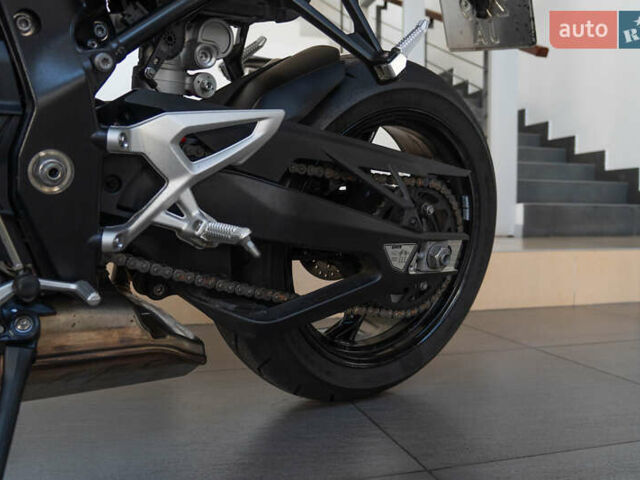 Черный БМВ S 1000R, объемом двигателя 1 л и пробегом 4 тыс. км за 19200 $, фото 7 на Automoto.ua