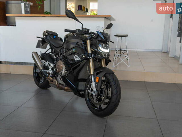 Черный БМВ S 1000R, объемом двигателя 1 л и пробегом 4 тыс. км за 19200 $, фото 1 на Automoto.ua