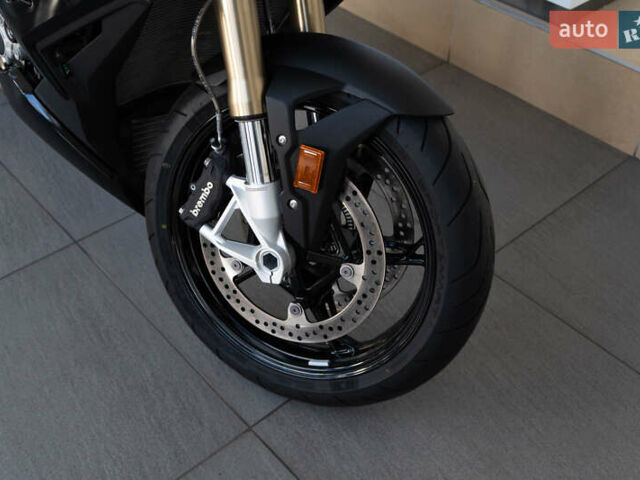 Черный БМВ S 1000R, объемом двигателя 1 л и пробегом 4 тыс. км за 19200 $, фото 5 на Automoto.ua