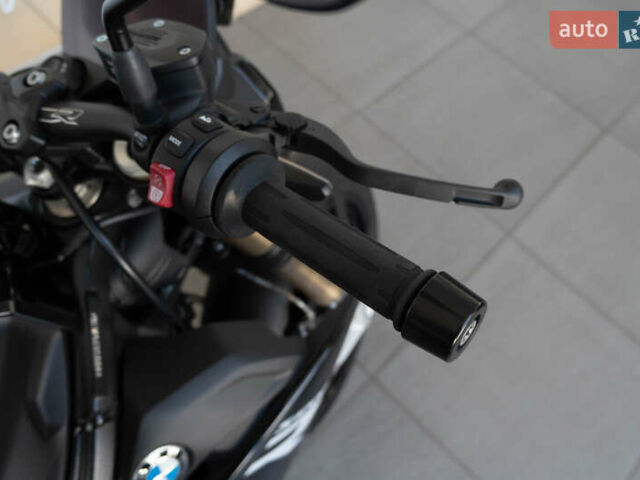 Черный БМВ S 1000R, объемом двигателя 1 л и пробегом 4 тыс. км за 19200 $, фото 10 на Automoto.ua