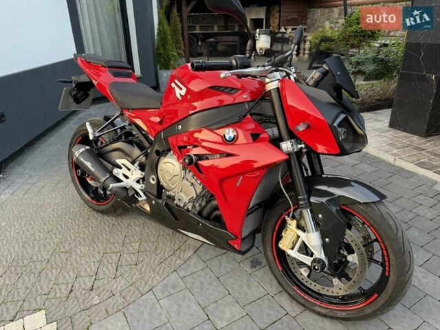 Красный БМВ S 1000R, объемом двигателя 1 л и пробегом 6 тыс. км за 14200 $, фото 1 на Automoto.ua