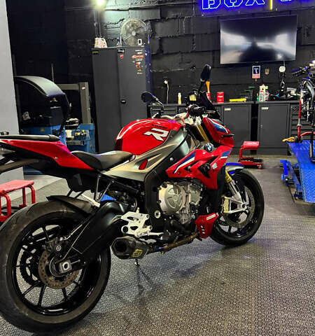 Червоний БМВ S 1000R, об'ємом двигуна 1 л та пробігом 12 тис. км за 14000 $, фото 1 на Automoto.ua