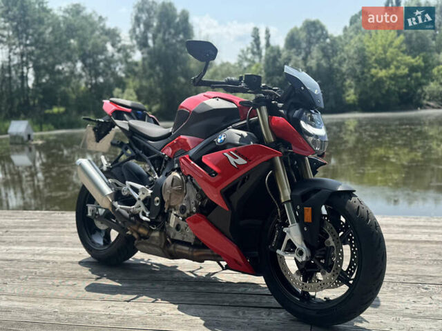 Красный БМВ S 1000R, объемом двигателя 1 л и пробегом 15 тыс. км за 19900 $, фото 2 на Automoto.ua