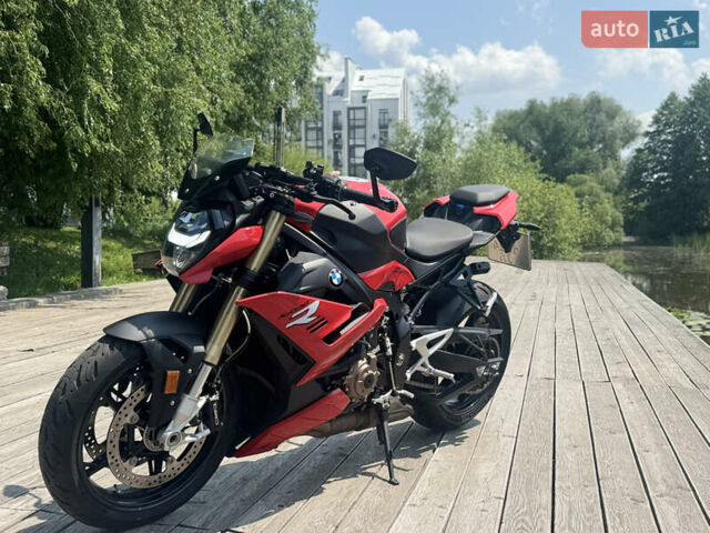 Красный БМВ S 1000R, объемом двигателя 1 л и пробегом 15 тыс. км за 19900 $, фото 1 на Automoto.ua