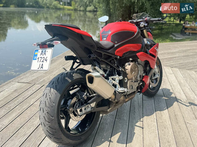 Красный БМВ S 1000R, объемом двигателя 1 л и пробегом 15 тыс. км за 19900 $, фото 4 на Automoto.ua