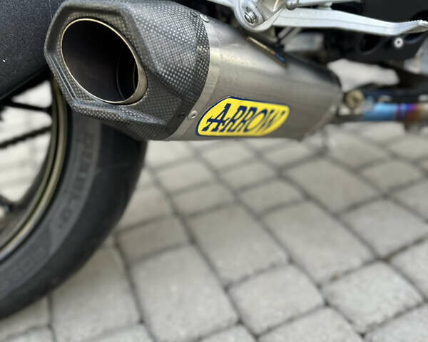 Красный БМВ S 1000R, объемом двигателя 1 л и пробегом 12 тыс. км за 12000 $, фото 12 на Automoto.ua