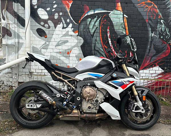 БМВ S 1000R, объемом двигателя 0 л и пробегом 19 тыс. км за 19000 $, фото 1 на Automoto.ua