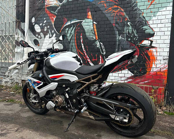 БМВ S 1000R, объемом двигателя 0 л и пробегом 19 тыс. км за 19000 $, фото 5 на Automoto.ua