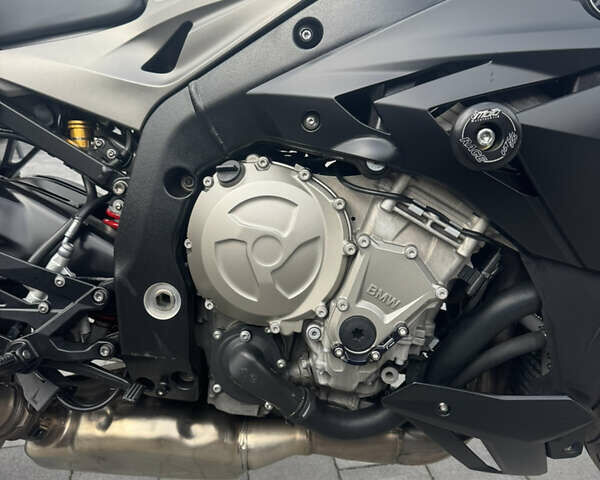 БМВ S 1000R, об'ємом двигуна 1 л та пробігом 11 тис. км за 15000 $, фото 6 на Automoto.ua