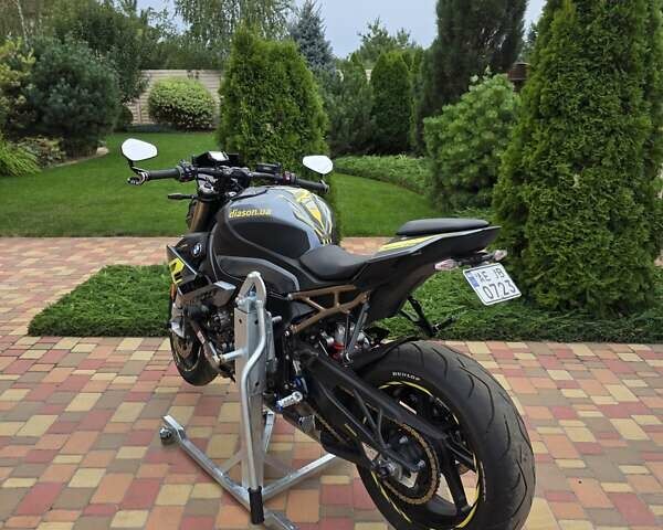 Серый БМВ S 1000R, объемом двигателя 1 л и пробегом 15 тыс. км за 24000 $, фото 8 на Automoto.ua