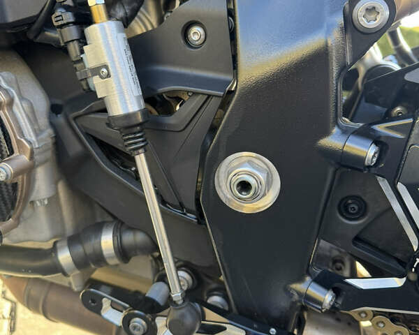 Сірий БМВ S 1000R, об'ємом двигуна 1 л та пробігом 7 тис. км за 21900 $, фото 14 на Automoto.ua