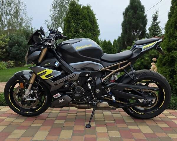 Серый БМВ S 1000R, объемом двигателя 1 л и пробегом 15 тыс. км за 24000 $, фото 1 на Automoto.ua