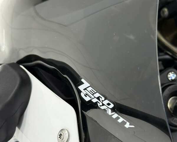 Белый БМВ S 1000RR, объемом двигателя 1 л и пробегом 15 тыс. км за 24500 $, фото 11 на Automoto.ua