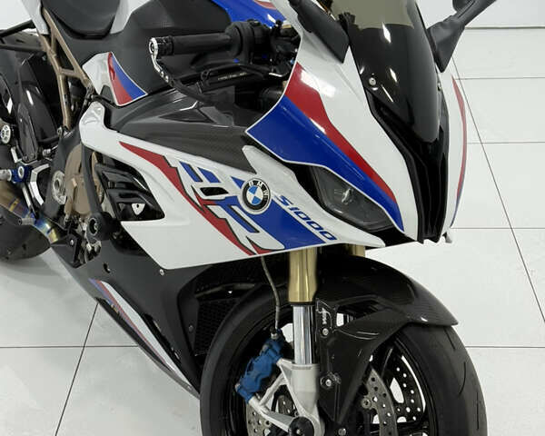 Белый БМВ S 1000RR, объемом двигателя 1 л и пробегом 15 тыс. км за 24500 $, фото 1 на Automoto.ua