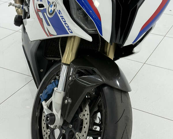 Белый БМВ S 1000RR, объемом двигателя 1 л и пробегом 15 тыс. км за 24500 $, фото 12 на Automoto.ua