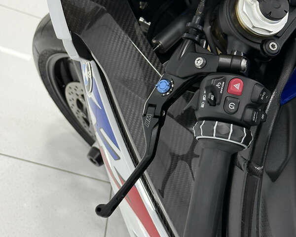 Белый БМВ S 1000RR, объемом двигателя 1 л и пробегом 15 тыс. км за 24500 $, фото 6 на Automoto.ua