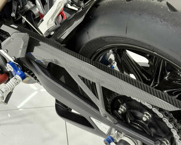 Белый БМВ S 1000RR, объемом двигателя 1 л и пробегом 15 тыс. км за 24500 $, фото 4 на Automoto.ua