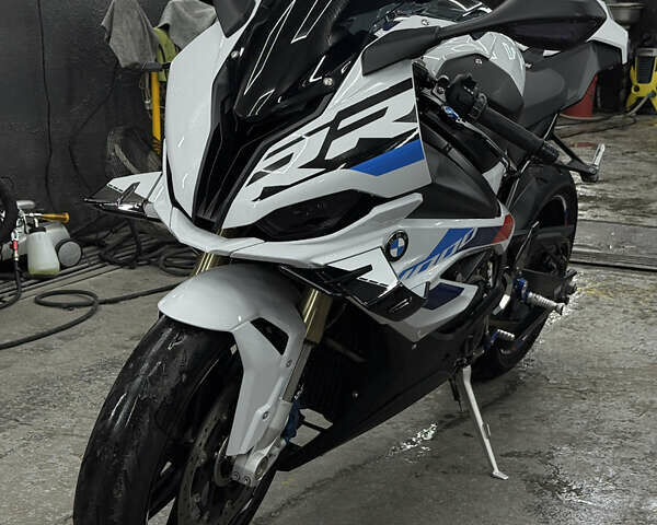 Белый БМВ S 1000RR, объемом двигателя 1 л и пробегом 8 тыс. км за 24500 $, фото 1 на Automoto.ua