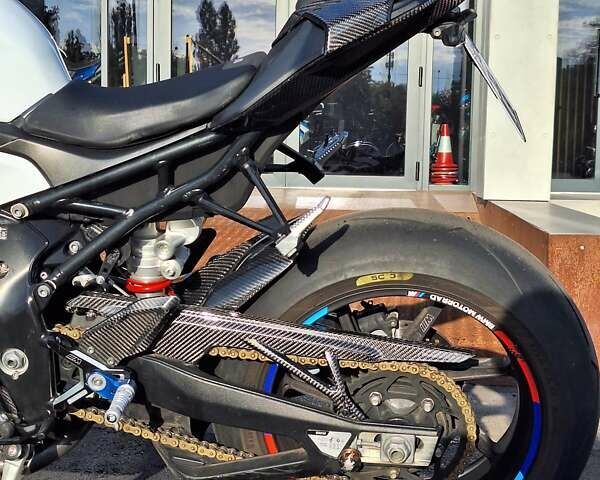 Белый БМВ S 1000RR, объемом двигателя 1 л и пробегом 12 тыс. км за 24000 $, фото 7 на Automoto.ua