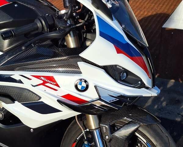 Белый БМВ S 1000RR, объемом двигателя 1 л и пробегом 12 тыс. км за 24000 $, фото 1 на Automoto.ua