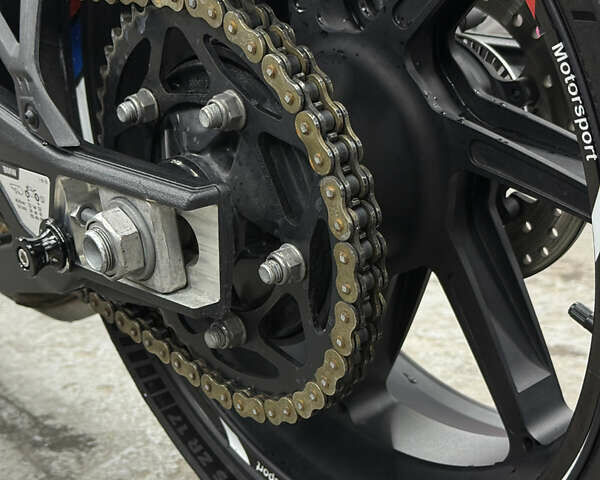 Белый БМВ S 1000RR, объемом двигателя 1 л и пробегом 8 тыс. км за 24500 $, фото 7 на Automoto.ua