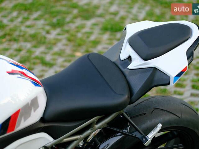 Білий БМВ S 1000RR, об'ємом двигуна 1 л та пробігом 3 тис. км за 33000 $, фото 9 на Automoto.ua