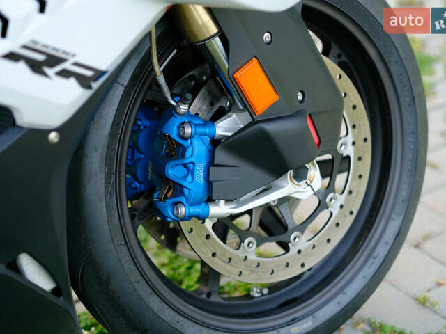 Білий БМВ S 1000RR, об'ємом двигуна 1 л та пробігом 3 тис. км за 33000 $, фото 14 на Automoto.ua