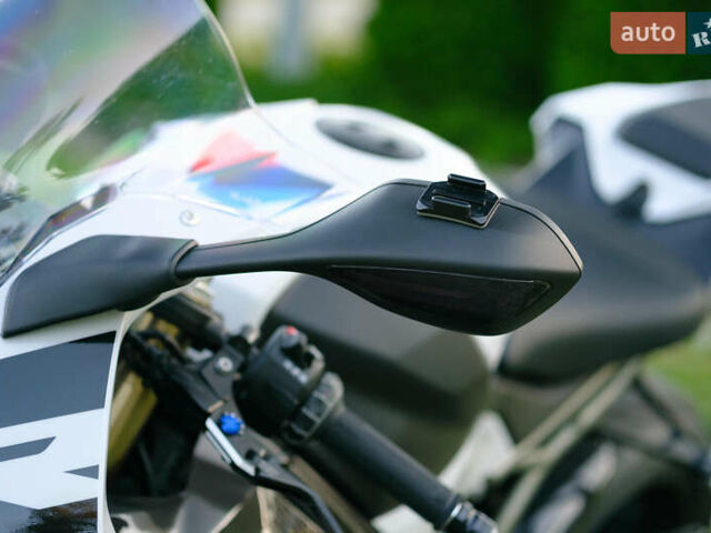 Білий БМВ S 1000RR, об'ємом двигуна 1 л та пробігом 3 тис. км за 33000 $, фото 22 на Automoto.ua