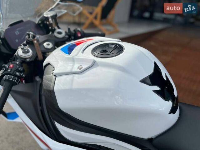 Білий БМВ S 1000RR, об'ємом двигуна 1 л та пробігом 1 тис. км за 29722 $, фото 6 на Automoto.ua