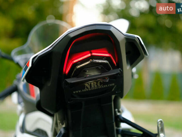 Білий БМВ S 1000RR, об'ємом двигуна 1 л та пробігом 3 тис. км за 33000 $, фото 23 на Automoto.ua