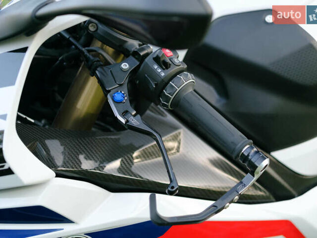 Білий БМВ S 1000RR, об'ємом двигуна 1 л та пробігом 3 тис. км за 33000 $, фото 18 на Automoto.ua