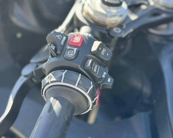 Чорний БМВ S 1000RR, об'ємом двигуна 1 л та пробігом 22 тис. км за 21000 $, фото 6 на Automoto.ua