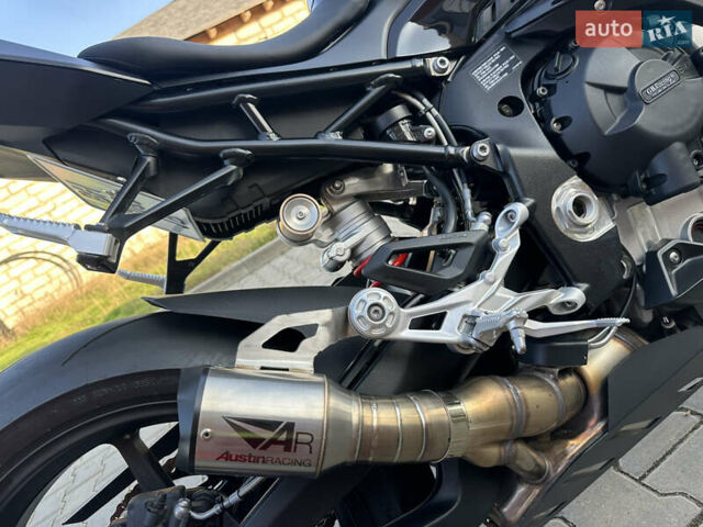Чорний БМВ S 1000RR, об'ємом двигуна 1 л та пробігом 2 тис. км за 28800 $, фото 25 на Automoto.ua