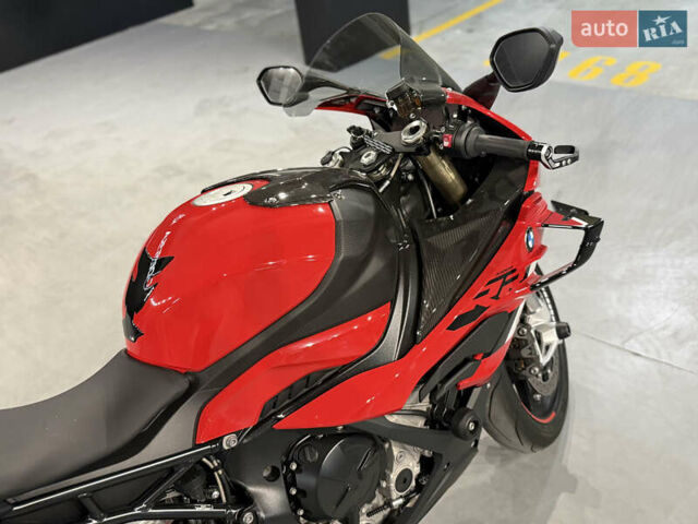 Красный БМВ S 1000RR, объемом двигателя 0 л и пробегом 9 тыс. км за 29734 $, фото 7 на Automoto.ua