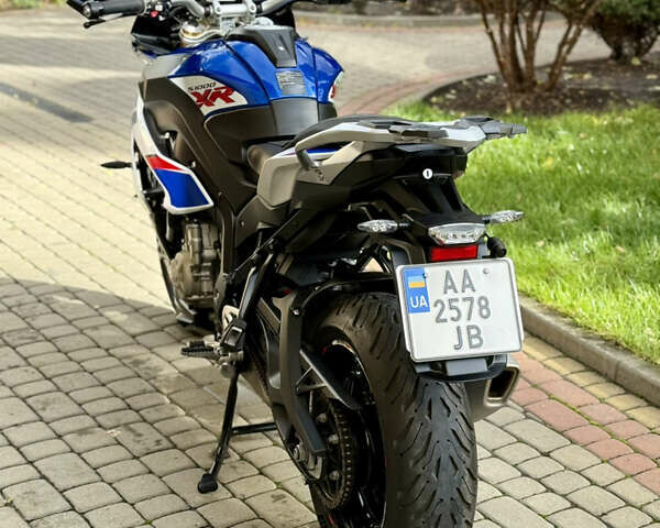 Белый БМВ S 1000XR, объемом двигателя 1 л и пробегом 28 тыс. км за 15700 $, фото 1 на Automoto.ua