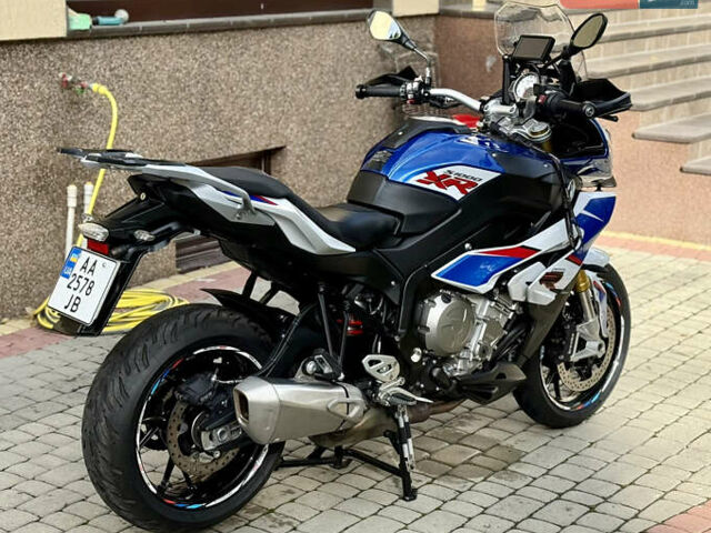 Белый БМВ S 1000XR, объемом двигателя 1 л и пробегом 28 тыс. км за 15700 $, фото 2 на Automoto.ua