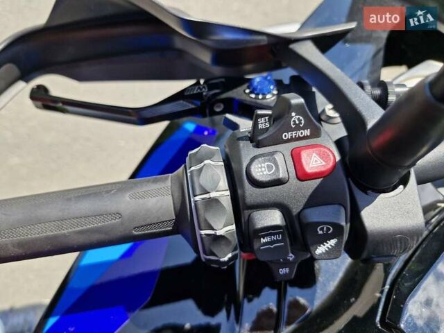 Черный БМВ S 1000XR, объемом двигателя 1 л и пробегом 10 тыс. км за 20500 $, фото 27 на Automoto.ua