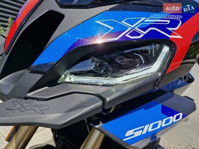 Черный БМВ S 1000XR, объемом двигателя 1 л и пробегом 10 тыс. км за 20500 $, фото 8 на Automoto.ua