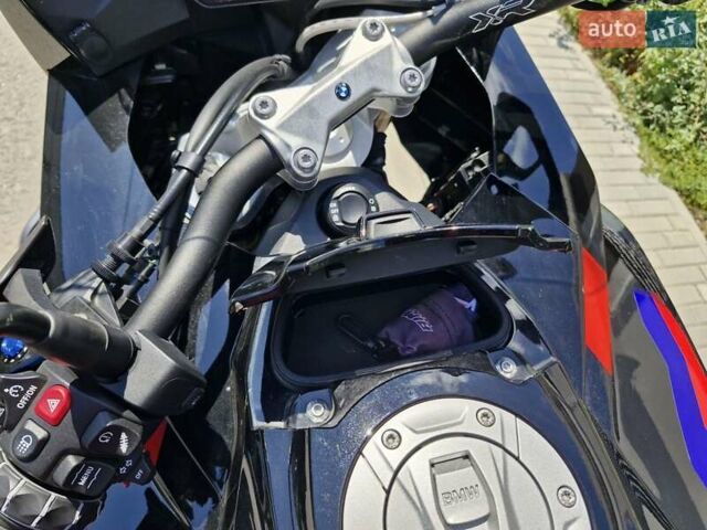 Черный БМВ S 1000XR, объемом двигателя 1 л и пробегом 10 тыс. км за 20500 $, фото 16 на Automoto.ua