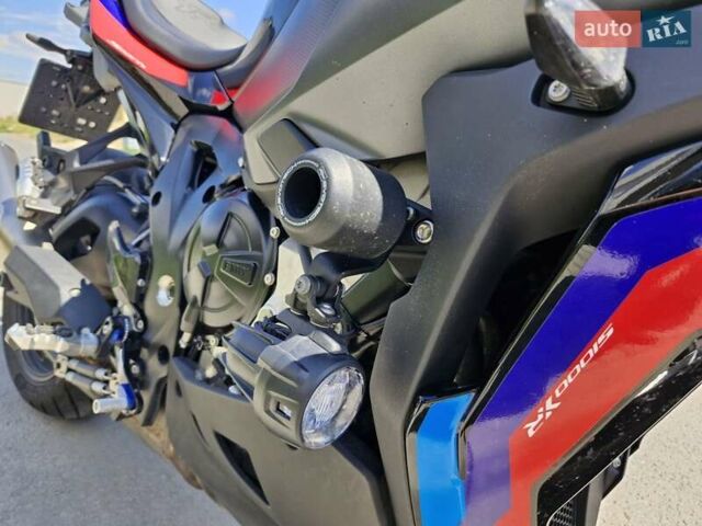 Черный БМВ S 1000XR, объемом двигателя 1 л и пробегом 10 тыс. км за 20500 $, фото 1 на Automoto.ua