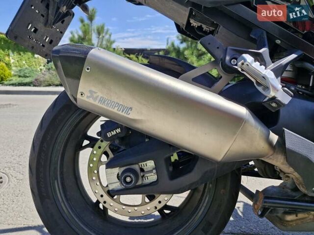 Черный БМВ S 1000XR, объемом двигателя 1 л и пробегом 10 тыс. км за 20500 $, фото 6 на Automoto.ua