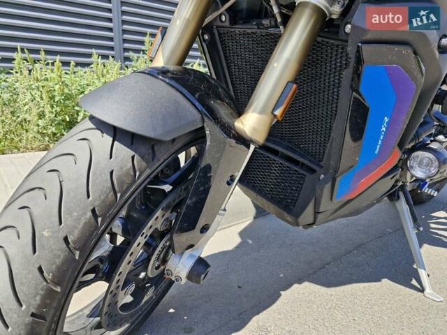 Черный БМВ S 1000XR, объемом двигателя 1 л и пробегом 10 тыс. км за 20500 $, фото 5 на Automoto.ua