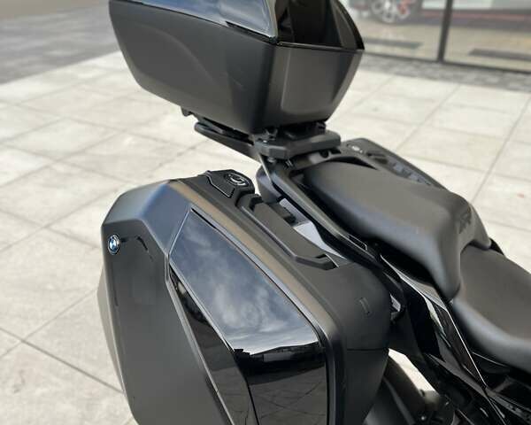 Черный БМВ S 1000XR, объемом двигателя 1 л и пробегом 4 тыс. км за 24096 $, фото 22 на Automoto.ua