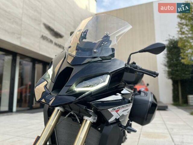 Черный БМВ S 1000XR, объемом двигателя 1 л и пробегом 4 тыс. км за 24096 $, фото 9 на Automoto.ua
