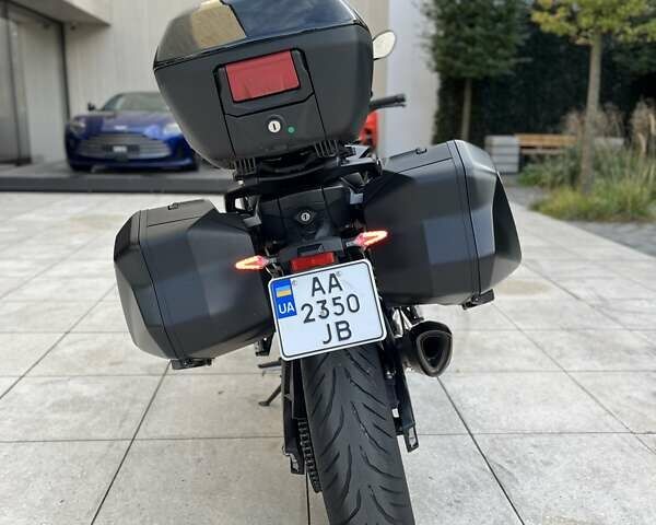 Черный БМВ S 1000XR, объемом двигателя 1 л и пробегом 4 тыс. км за 24096 $, фото 8 на Automoto.ua