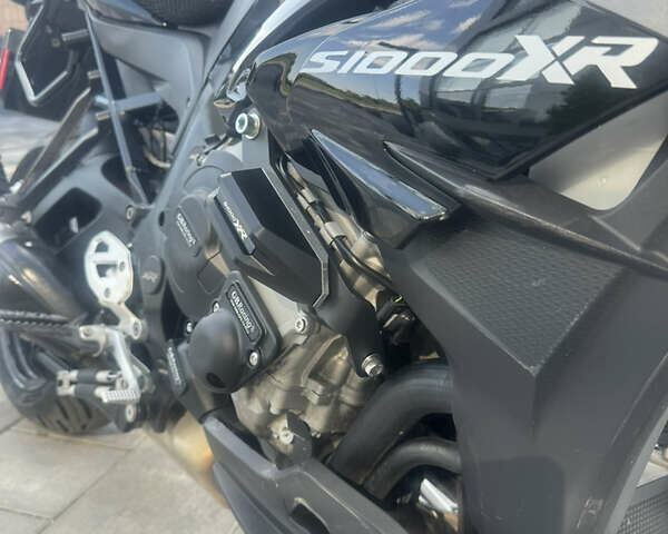 Черный БМВ S 1000XR, объемом двигателя 1 л и пробегом 27 тыс. км за 14500 $, фото 23 на Automoto.ua