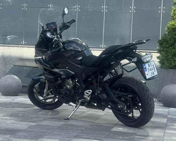 Черный БМВ S 1000XR, объемом двигателя 1 л и пробегом 27 тыс. км за 14500 $, фото 5 на Automoto.ua
